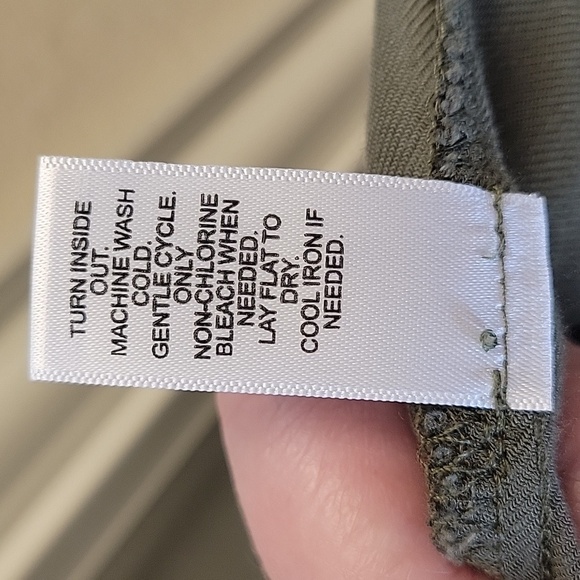 Olive Green Sleeveless Vest - Picture 14 of 14